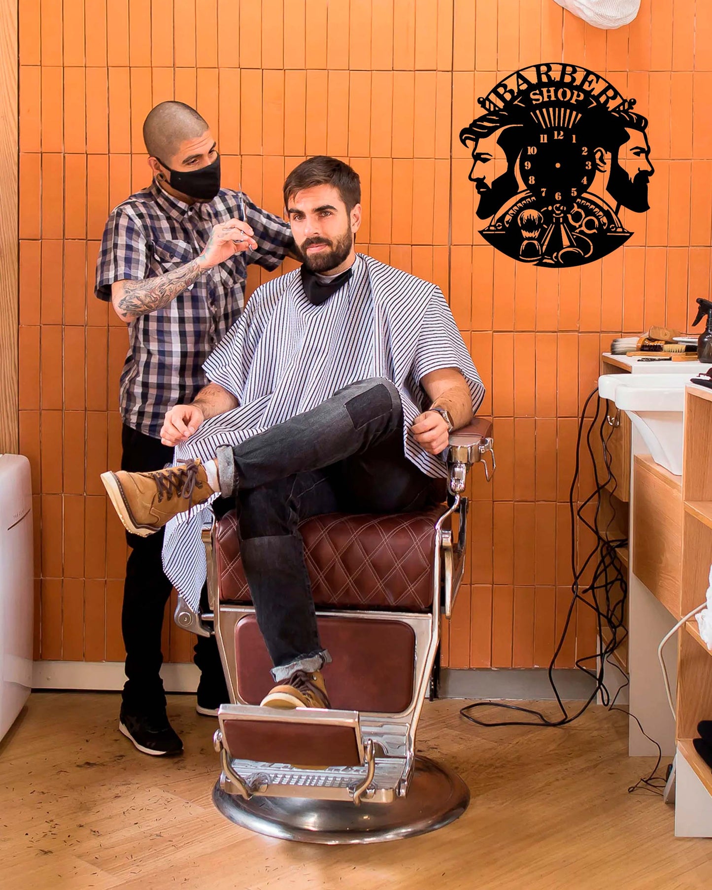 Reloj Barber. 50 x 46 cms.